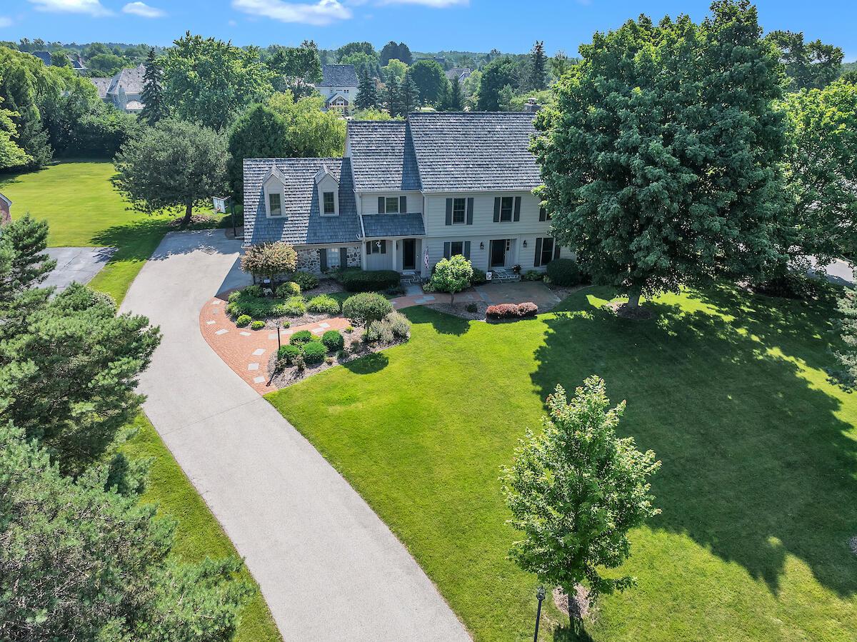 10426 N Haddonstone Pl, Mequon, WI 53092