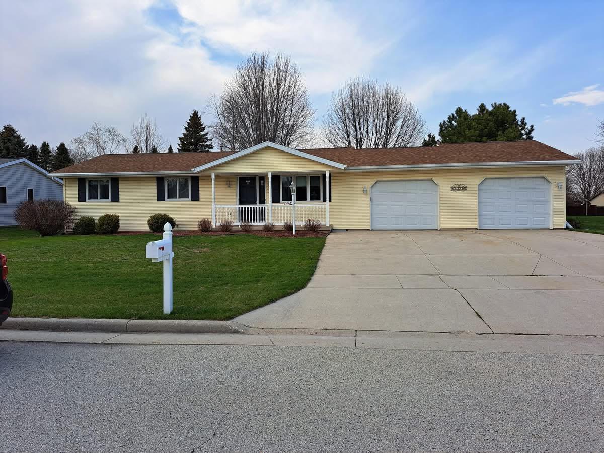 627 Falcon Ln, Chilton, WI 53014