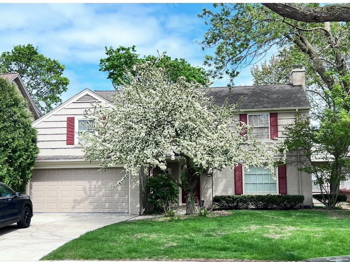 6344 N Berkeley Blvd, Whitefish Bay, WI 53217