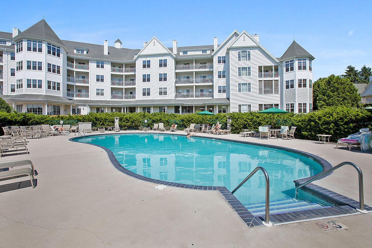 101 Osthoff Ave #463, Elkhart Lake, WI 53020