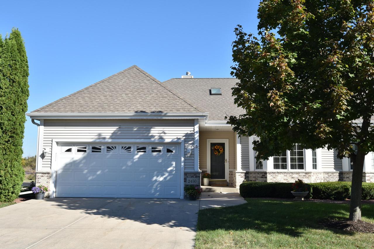 2450 Caribou Ln, Grafton, WI 53024