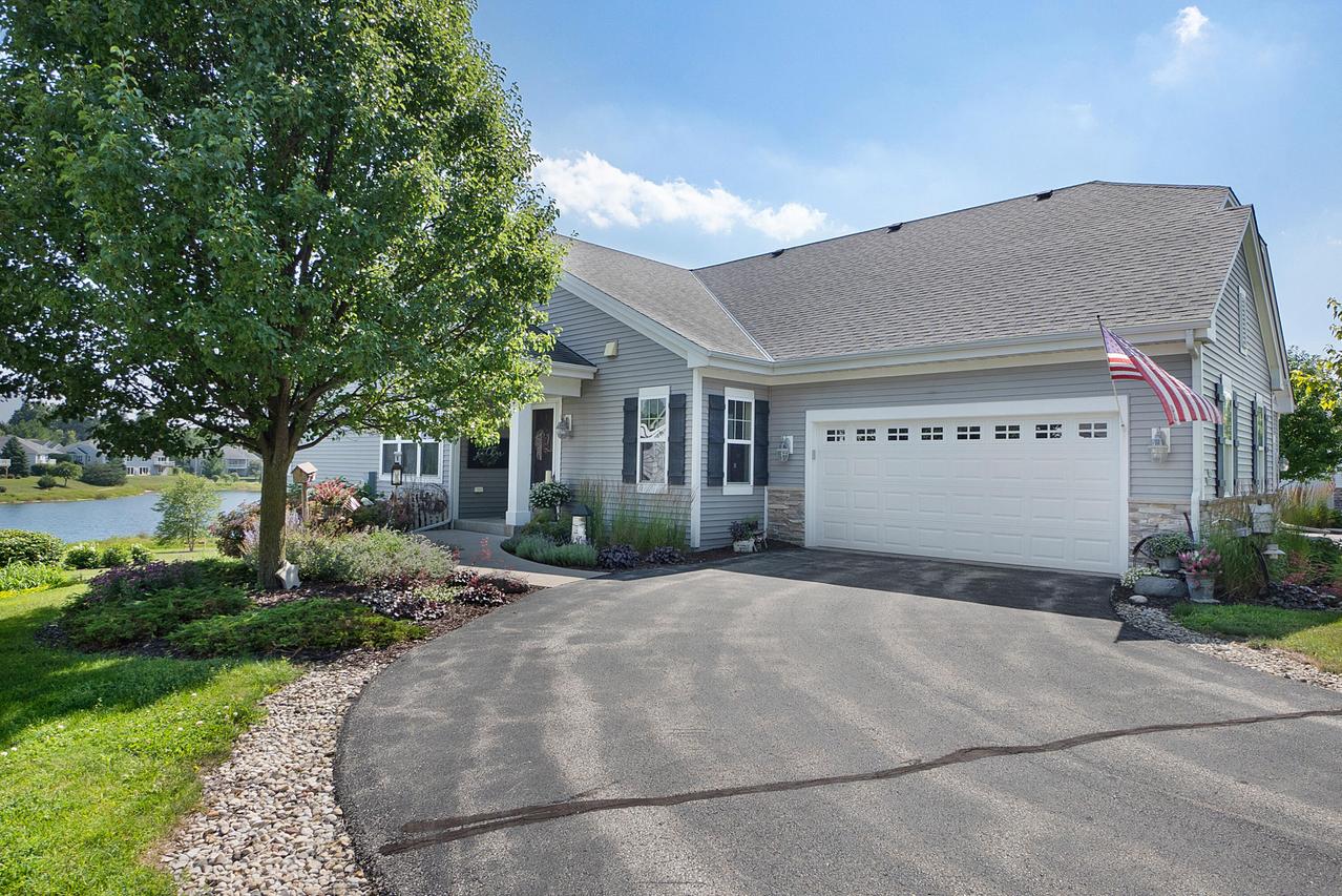 N54W35393 Coastal Ave, Oconomowoc, WI 53066