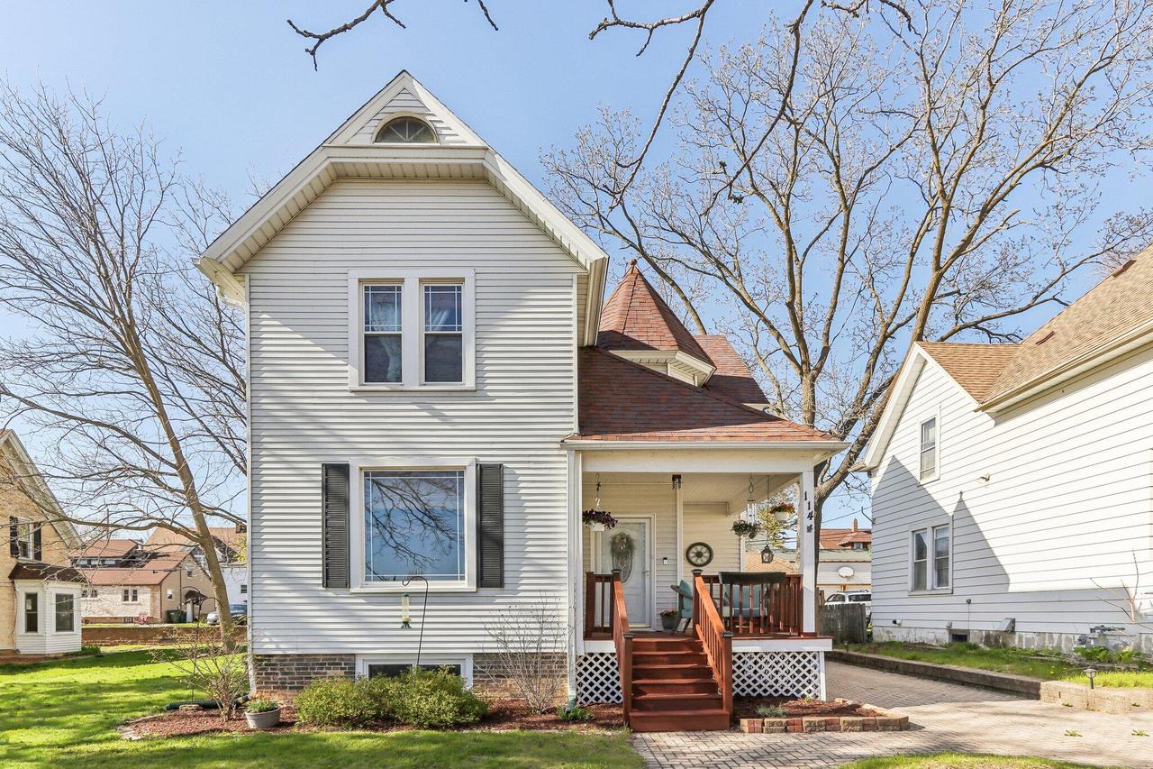 114 E Washington St, West Bend, WI 53095