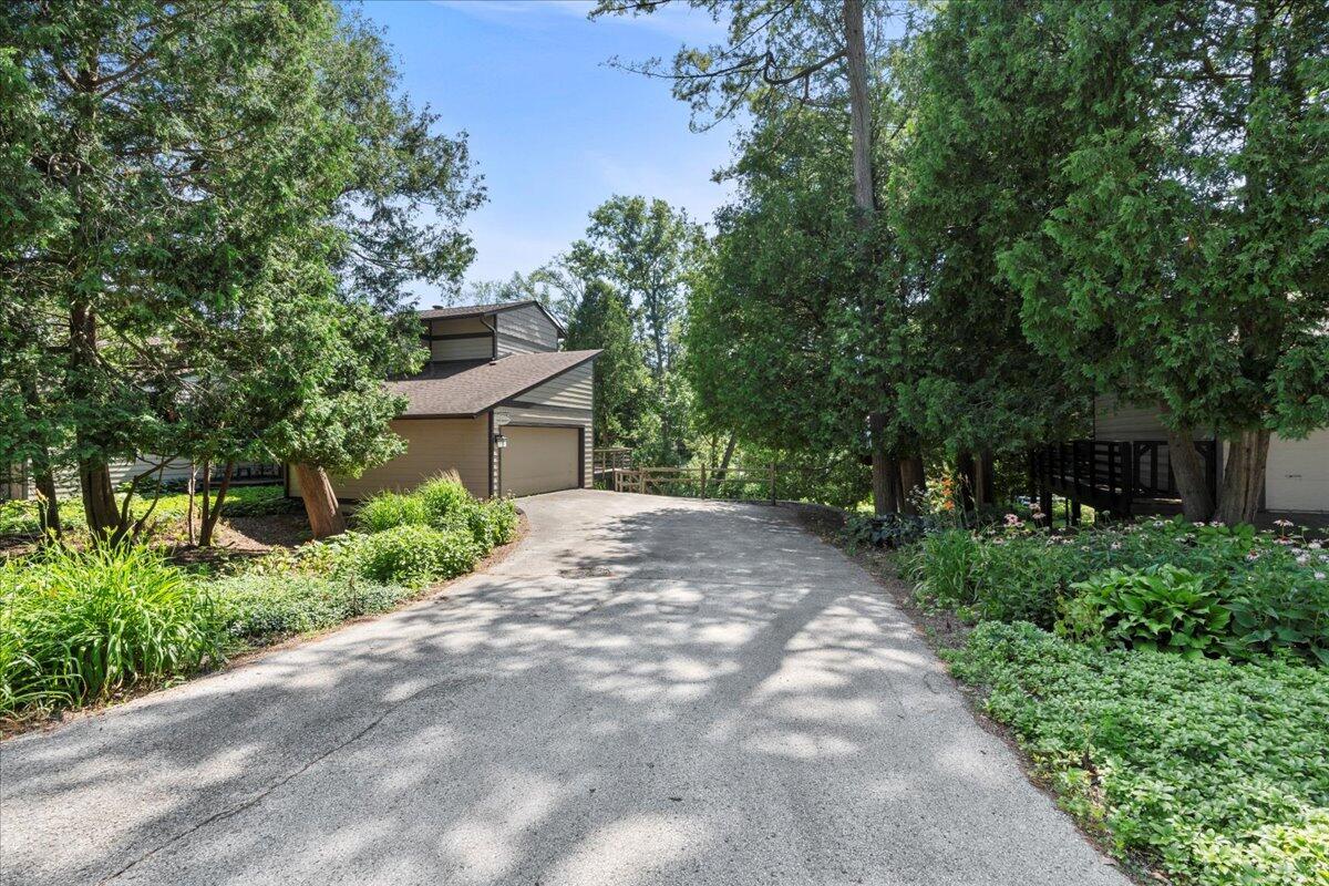 86 Point Elkhart Dr, Elkhart Lake, WI 53020