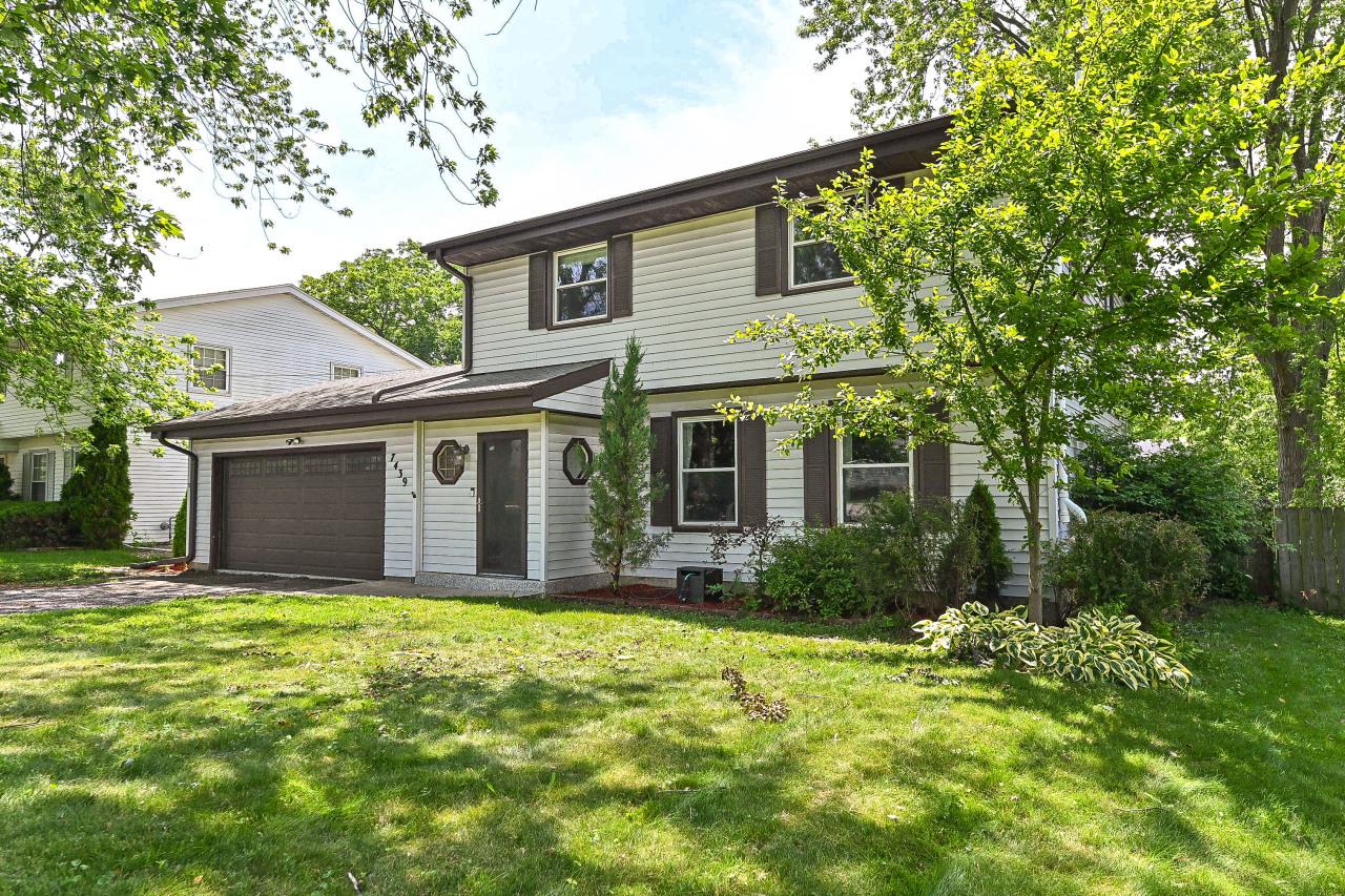 7439 S Pennsylvania Ave, Oak Creek, WI 53154