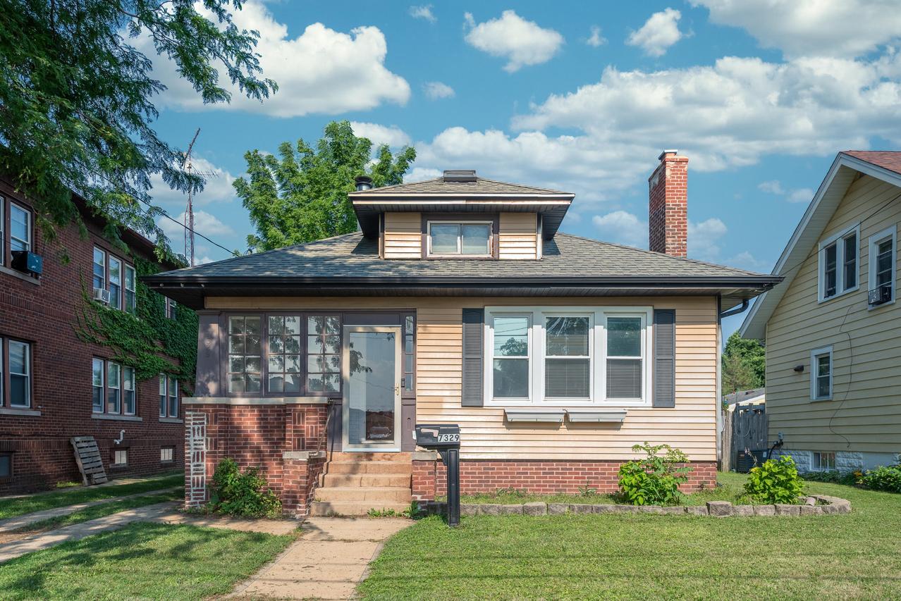 7329 28th Ave, Kenosha, WI 53143