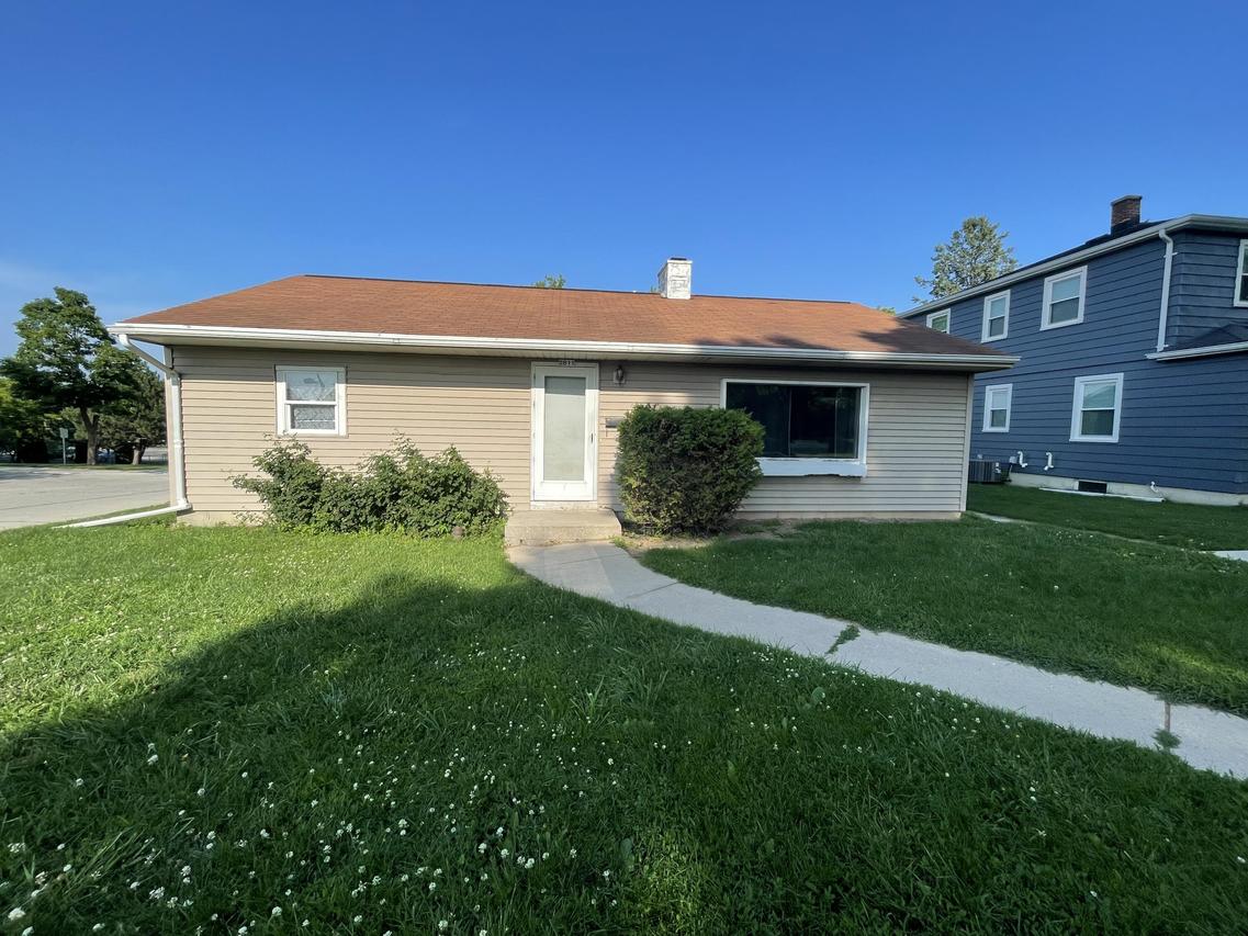 2811 N 11 St., Sheboygan, WI 53083
