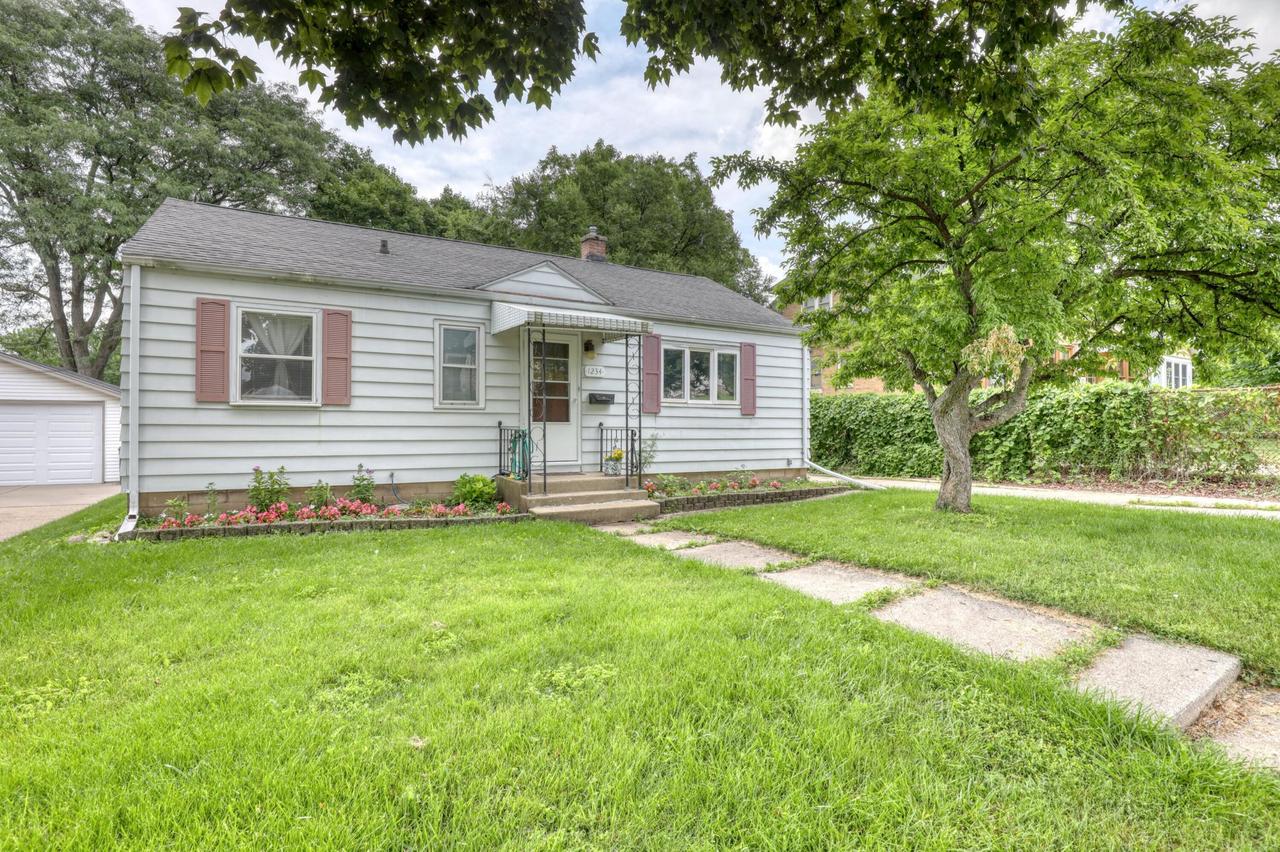 1234 S 97th St, West Allis, WI 53214