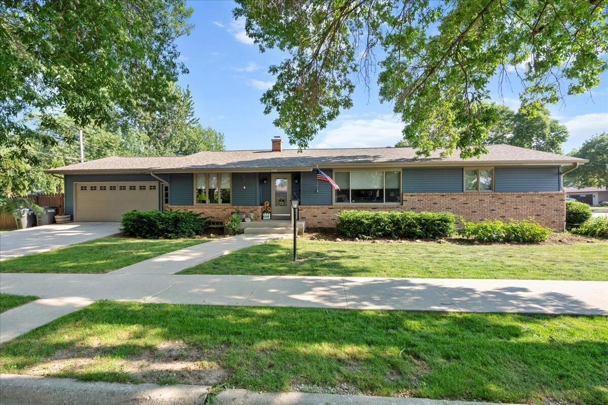 2421 Cooper Ave, Sheboygan, WI 53083