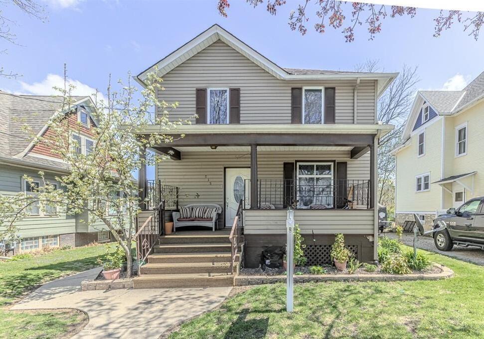513 N 8th St, Watertown, WI 53094