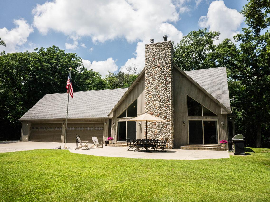 N7823 Pleasant Lake, La Grange, WI 53120