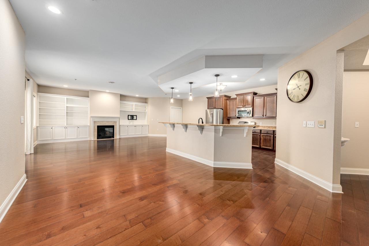 17490 Crest Hill #10, Brookfield, WI 53045