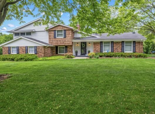 1875 Hollyhock Ln, Elm Grove, WI 53122