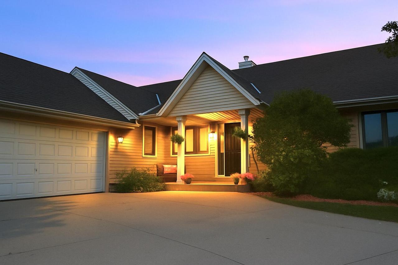 6180 S Preston Ln, New Berlin, WI 53151