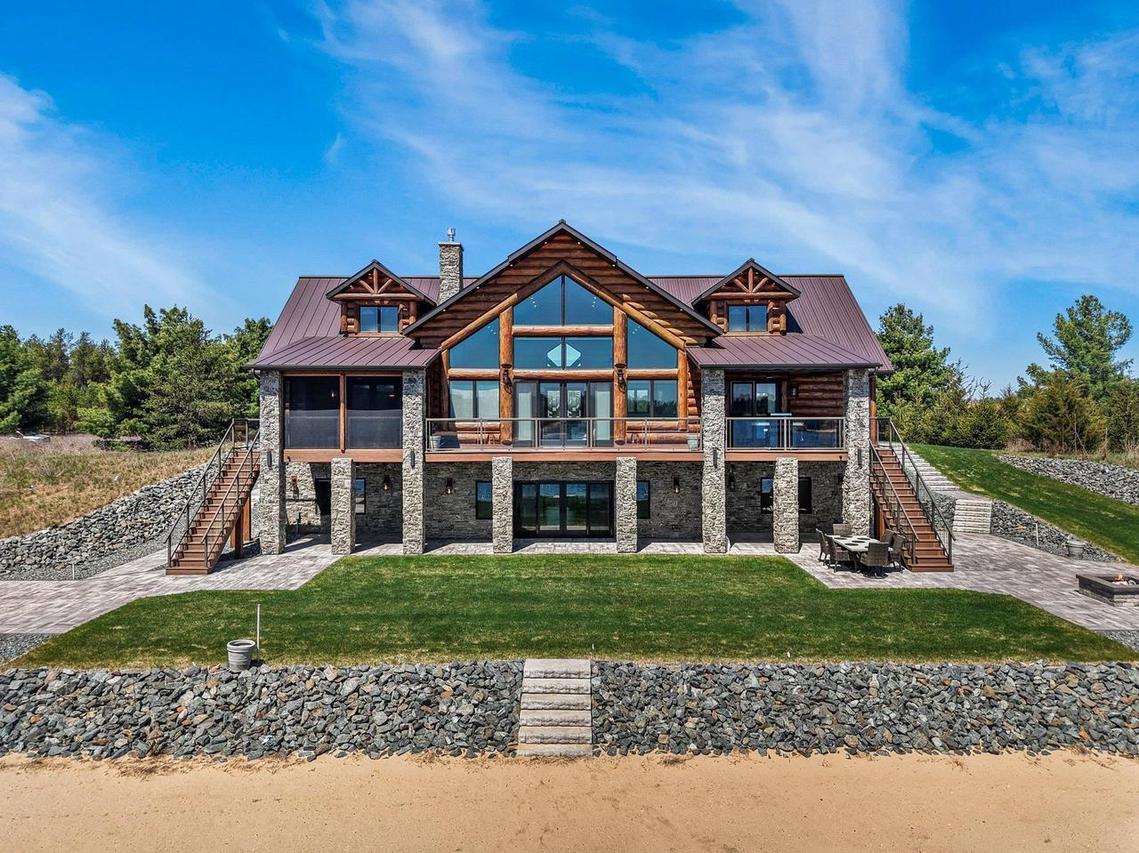 N8038 Copper Point, Germantown, WI 53950
