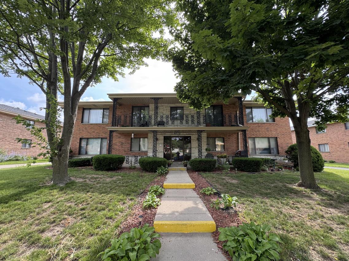 4236 N 104th St #4, Milwaukee, WI 53222