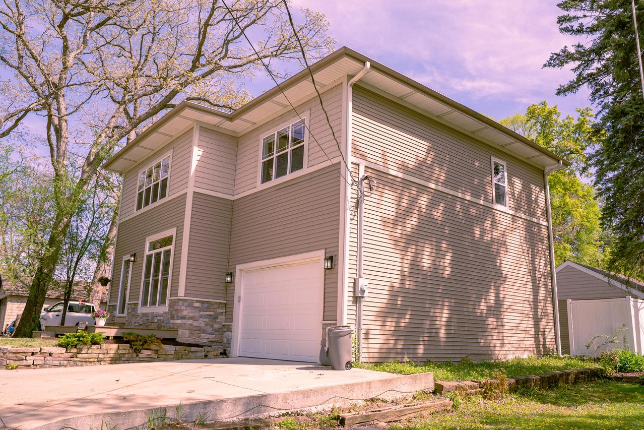 N21W29727 Glen Cove, Delafield, WI 53072