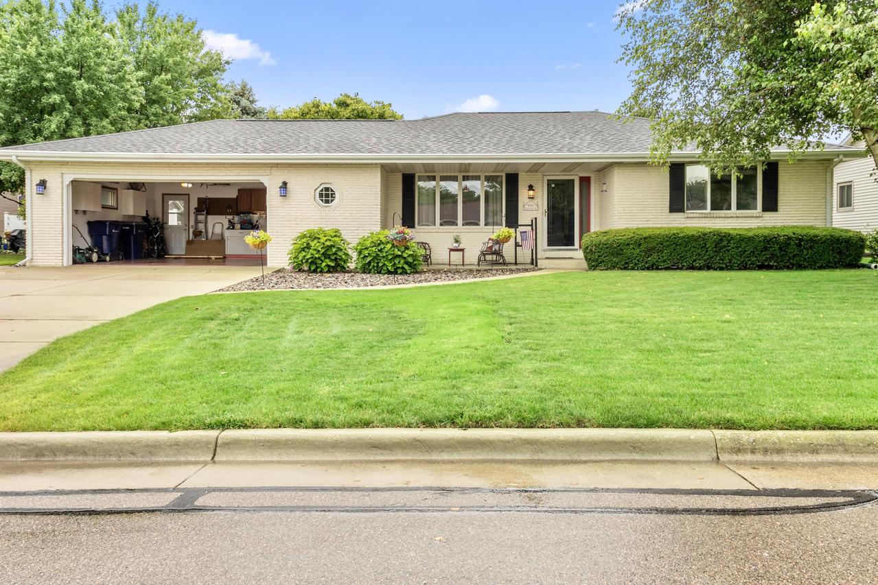 4540 Hearthstone Dr, Janesville, WI 53546