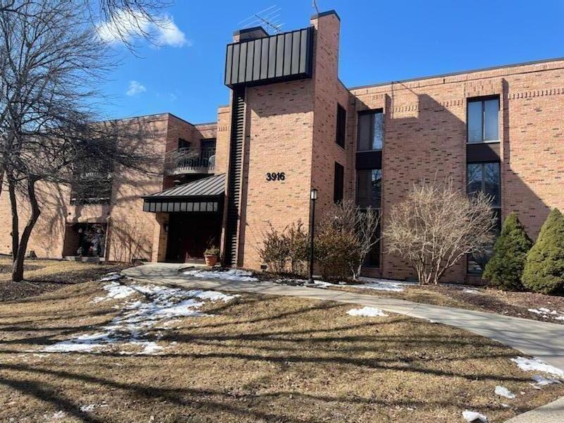 3916 N Oakland Ave #224, Shorewood, WI 53211