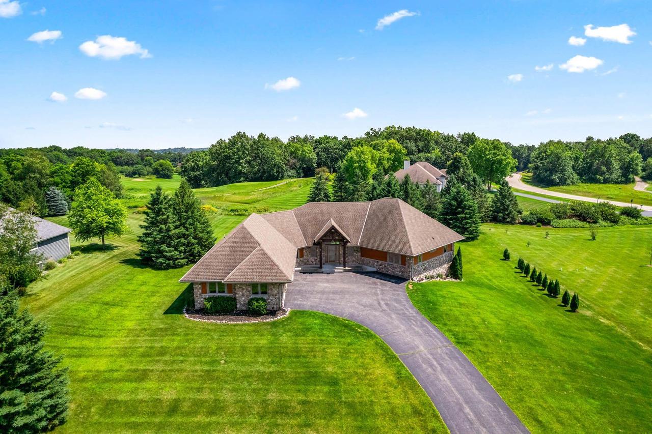 229 Cypress Pt, North Prairie, WI 53153