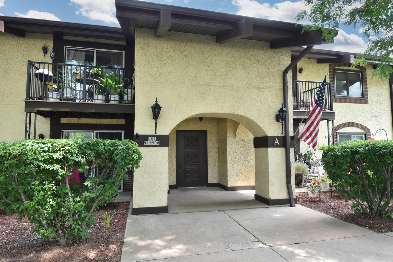 N82W13500 Fond Du Lac Ave #A203, Menomonee Falls, WI 53051