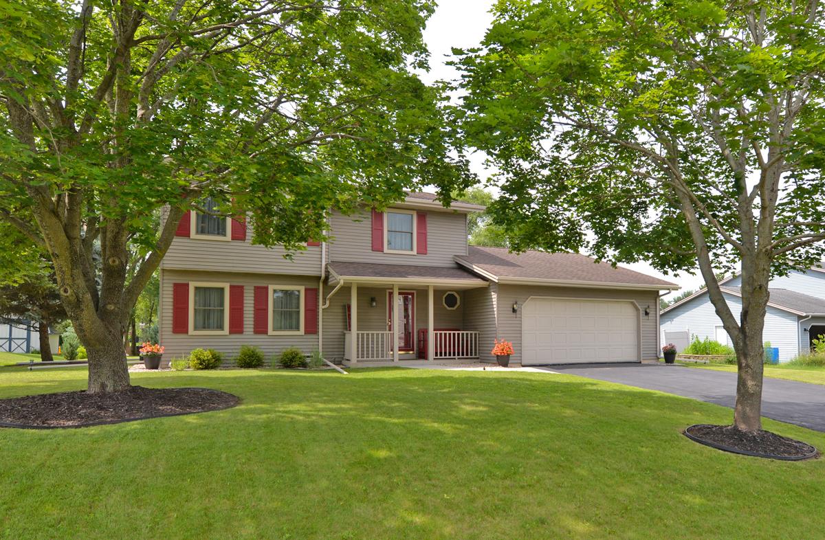 9025 Meadow Park, Caledonia, WI 53126
