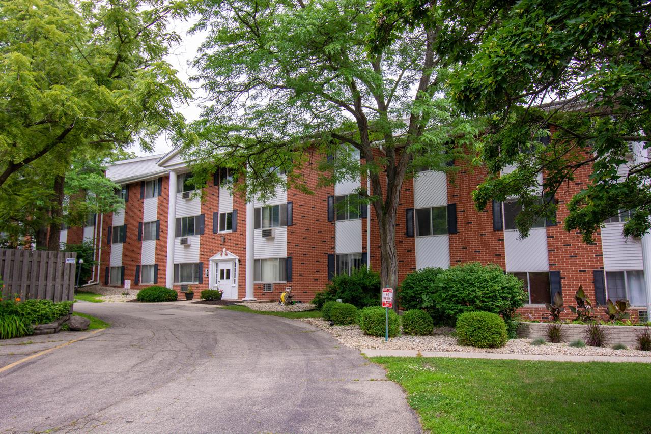 255 Elmwood Ave #307B, Lake Geneva, WI 53147