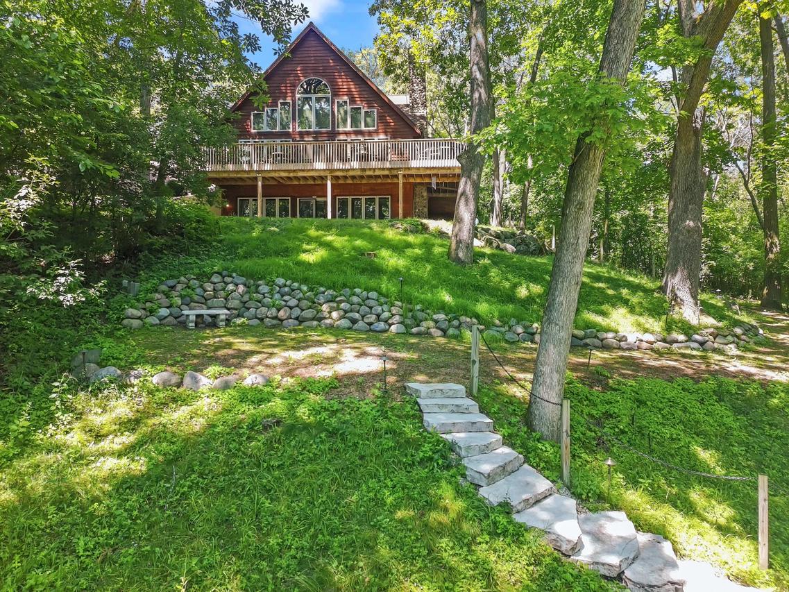 W2247 Beulah Heights, East Troy, WI 53120