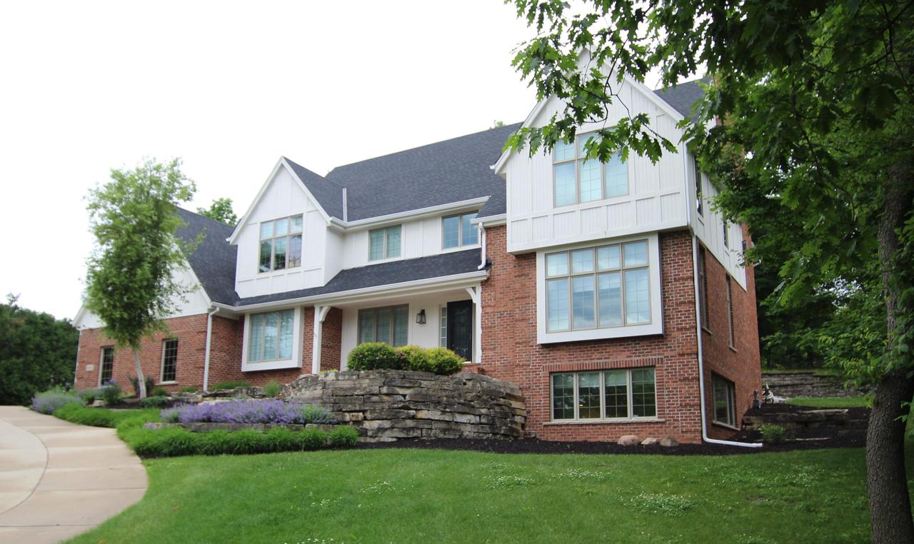 19170 Glacier Pkwy, Brookfield, WI 53045