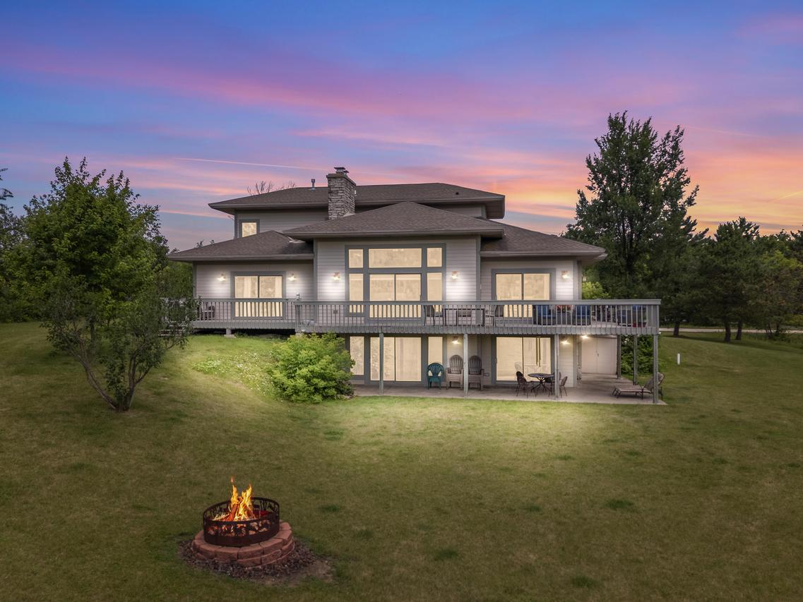 5009 Fox Knoll, Richfield, WI 53017
