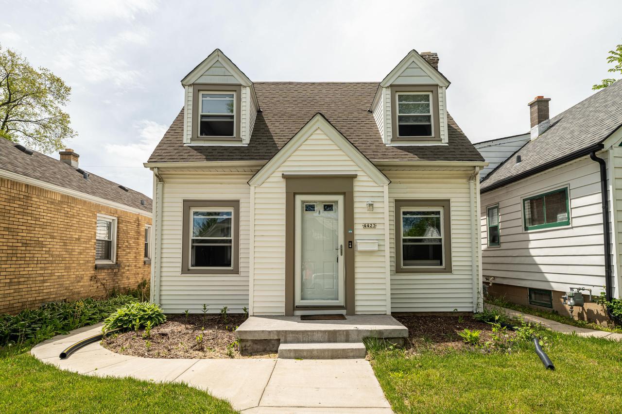 4423 N 36th St, Milwaukee, WI 53209
