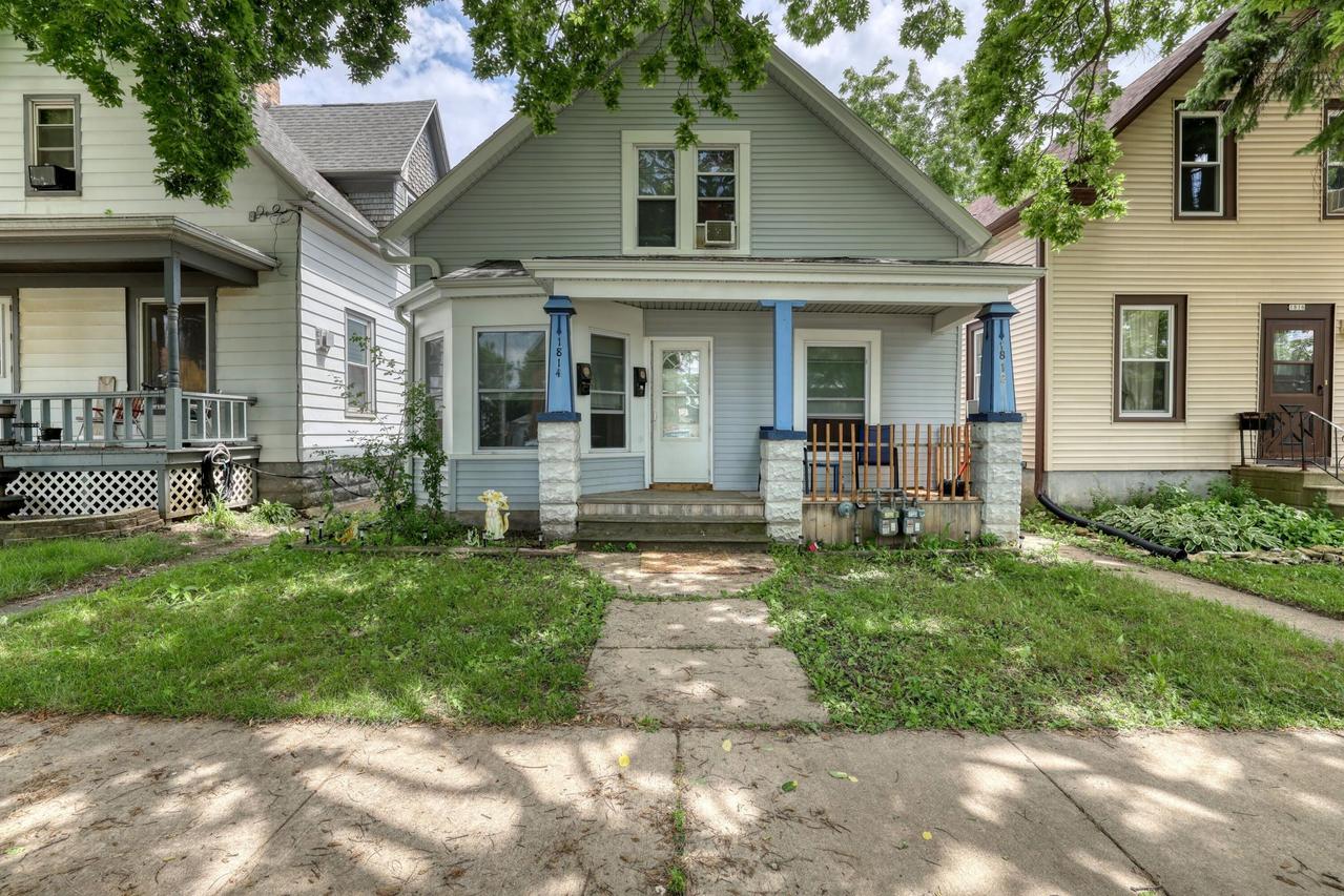 1812 S 77th St, West Allis, WI 53214