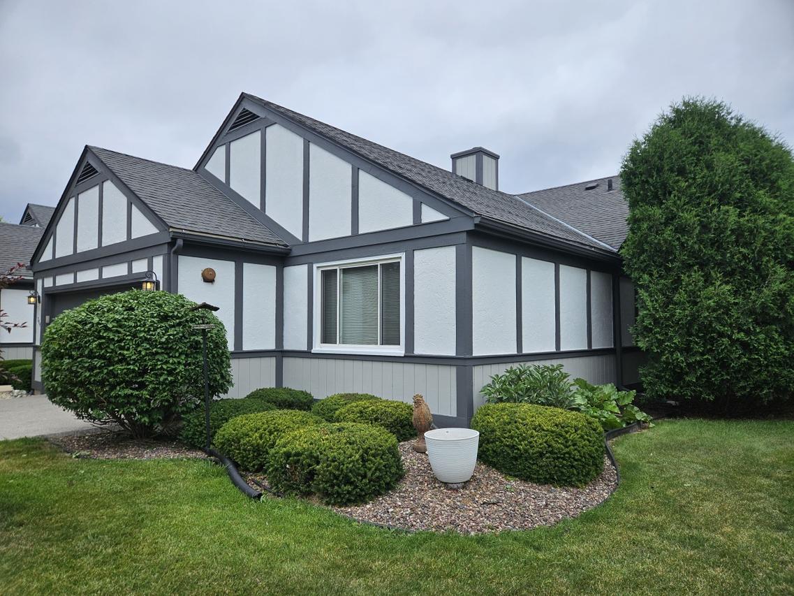 544 W Cumberland Ct, Bayside, WI 53217