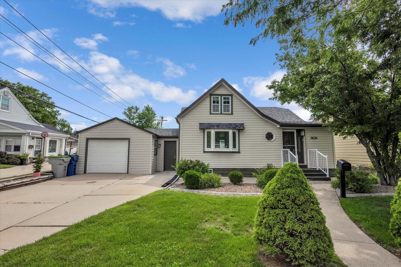 3634 S 88th St, Milwaukee, WI 53228