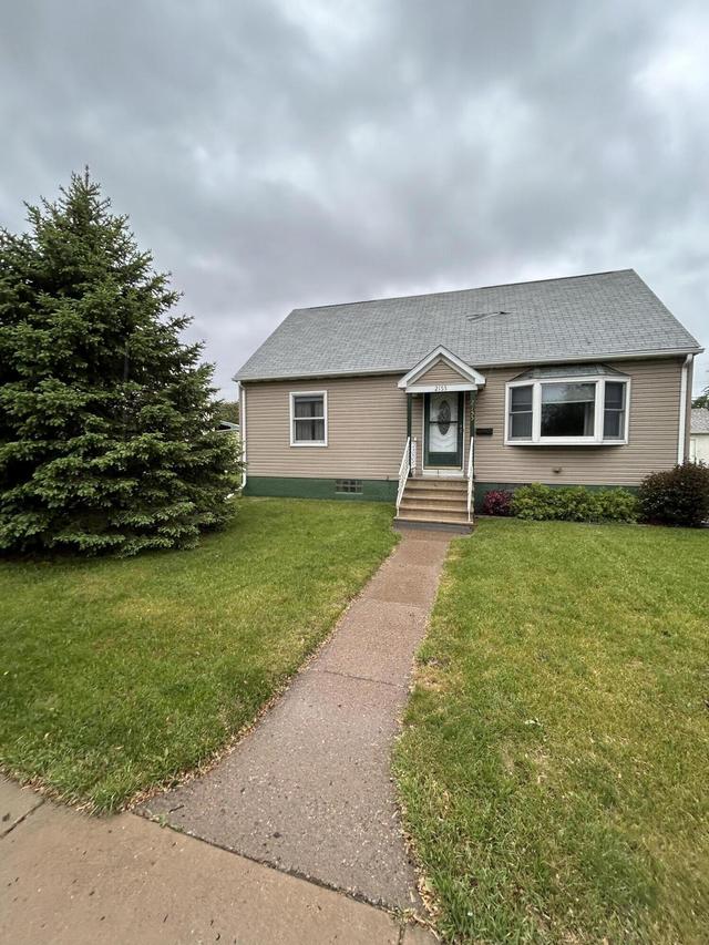 2155 Green Bay St, La Crosse, WI 54603