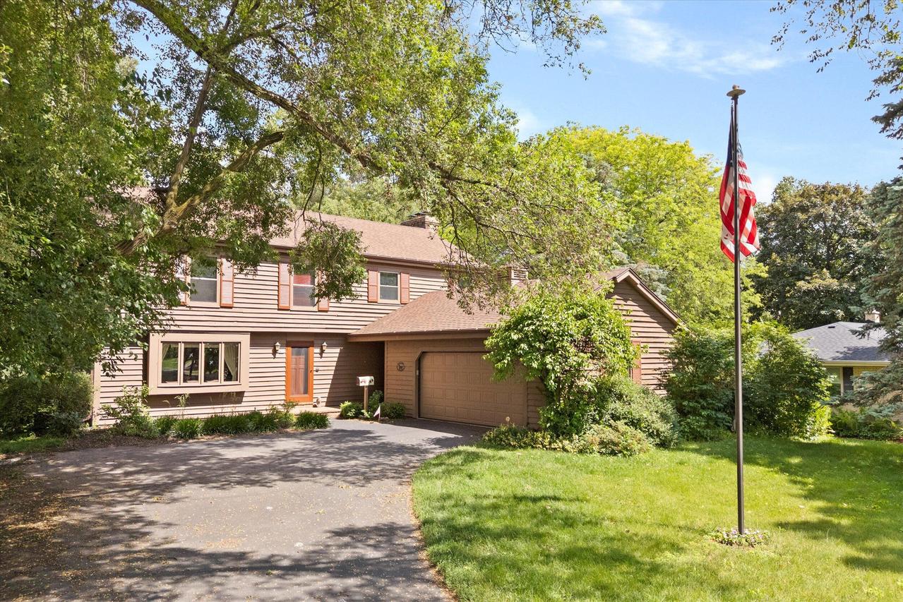 W67N586 Evergreen Blvd, Cedarburg, WI 53012