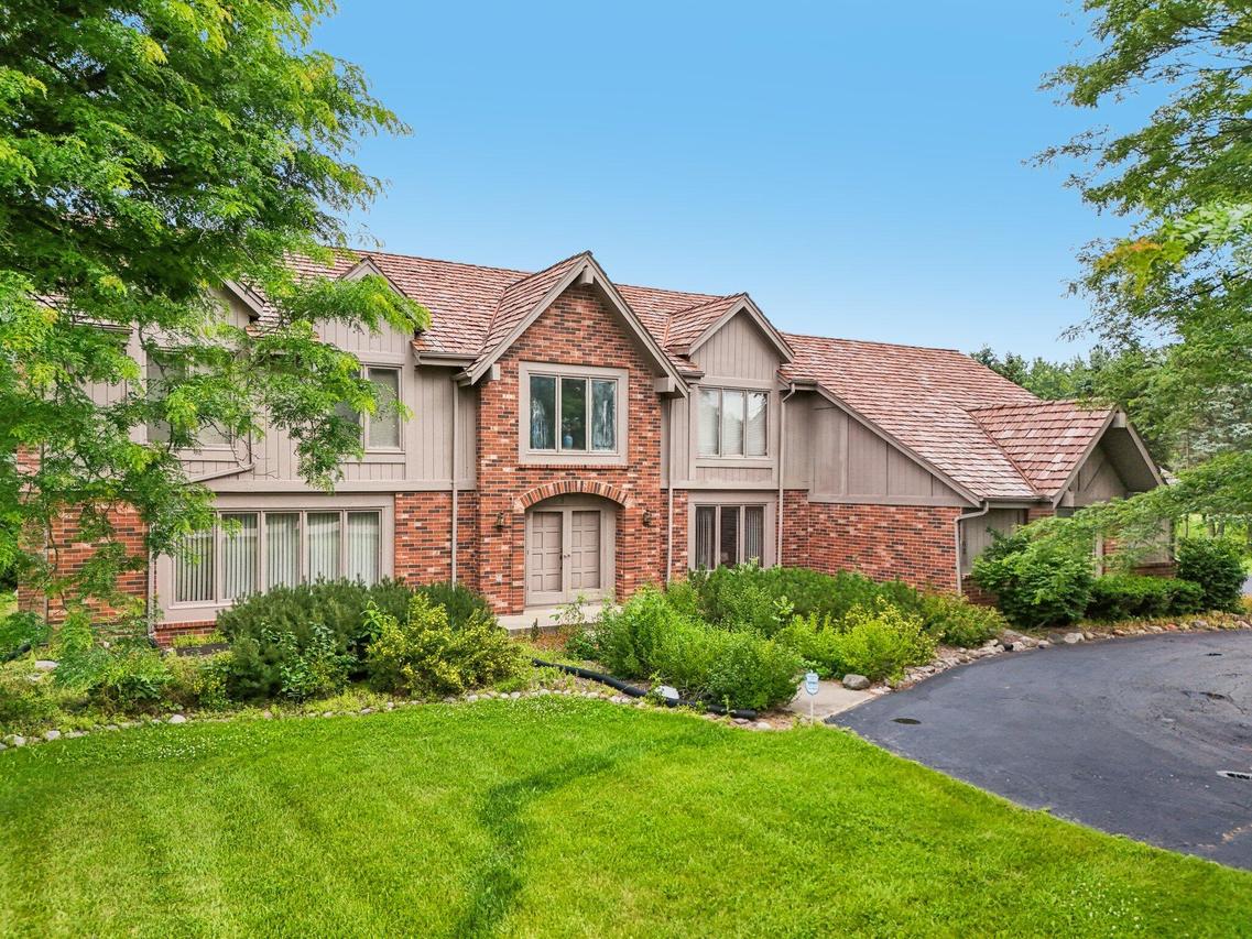 1168 W Manor Ln, River Hills, WI 53217