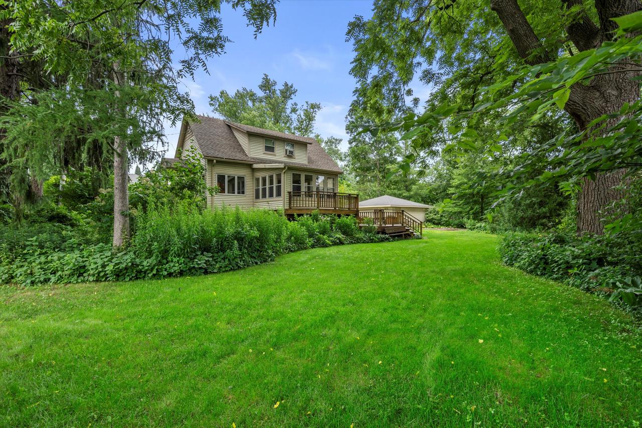 6838 N Range Line Rd, Glendale, WI 53209