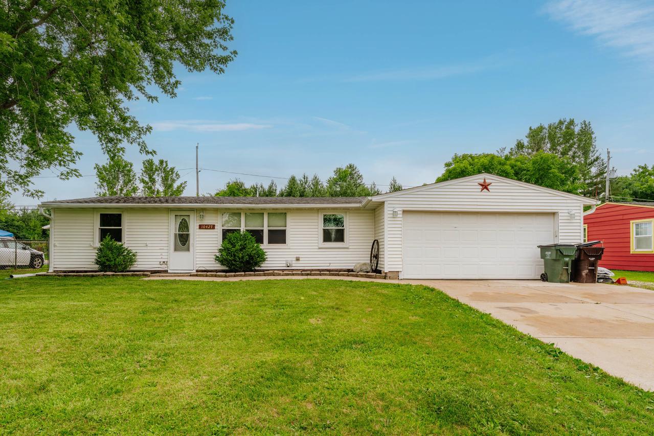 10427 Caddy Ln, Caledonia, WI 53108