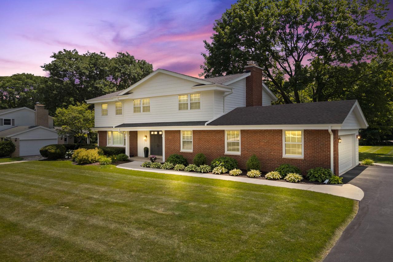 18275 Surrey Ln, Brookfield, WI 53045