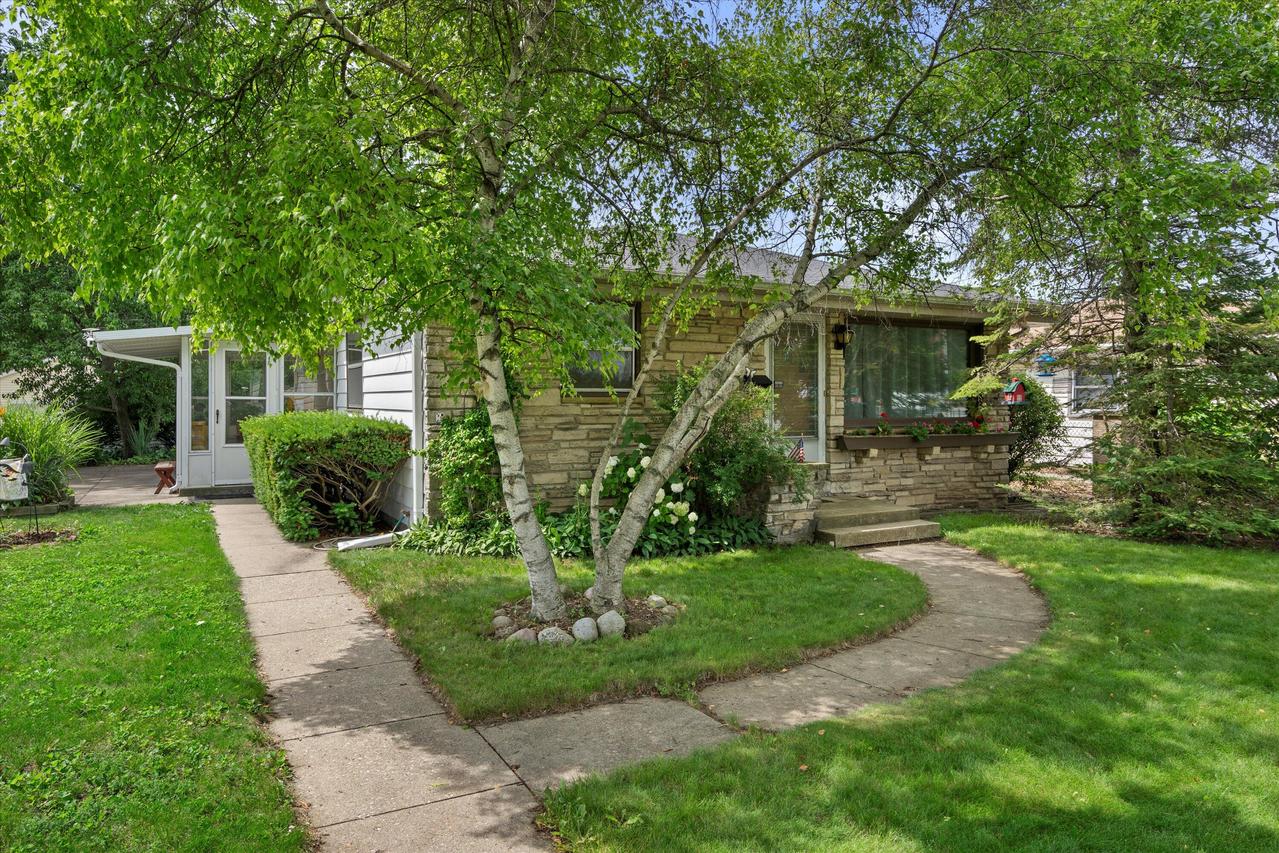 2503 E Bolivar Ave, Saint Francis, WI 53235