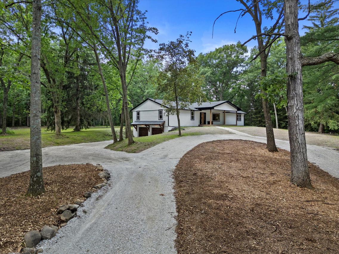 27333 Pioneer Rd, Norway, WI 53185
