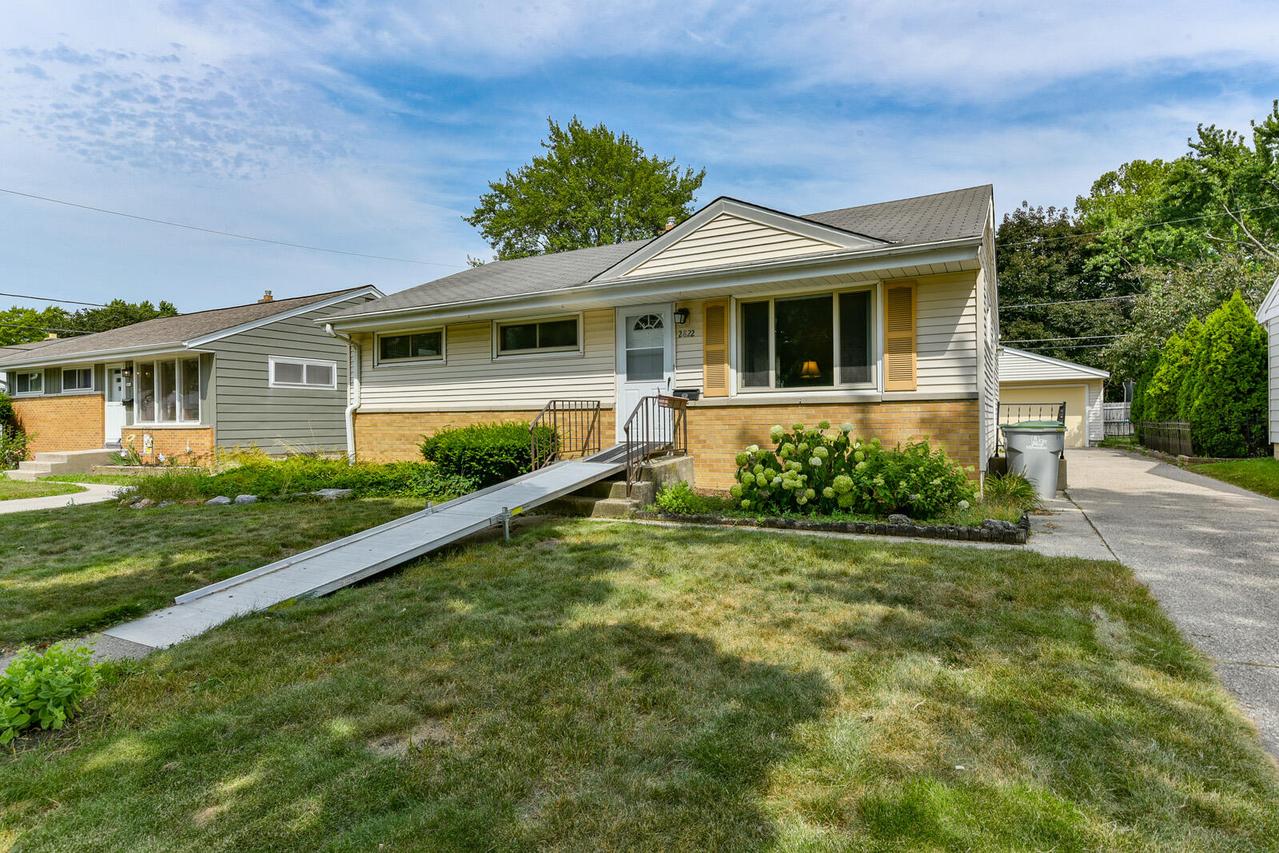 2822 S 67th St, Milwaukee, WI 53219