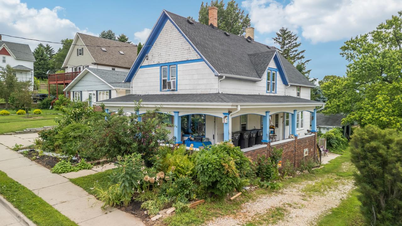 212 Franzen St, Random Lake, WI 53075