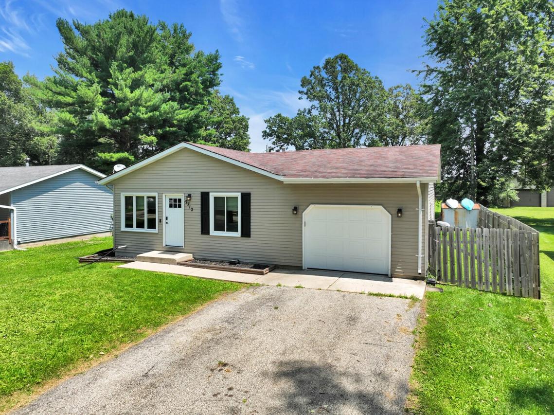 2712 Tilden Ave, Delavan, WI 53115