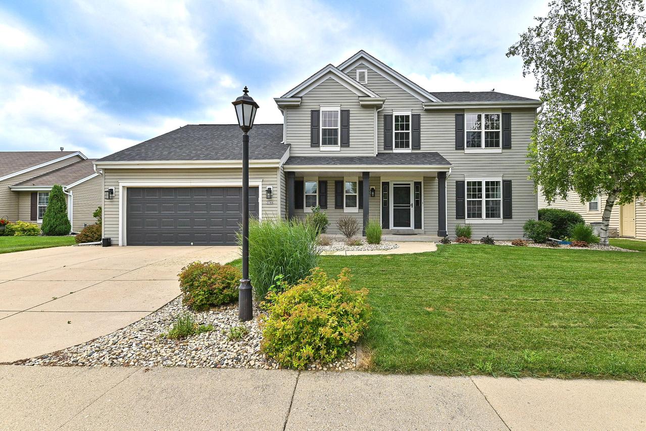 3744 Stillwater Cir, Waukesha, WI 53189
