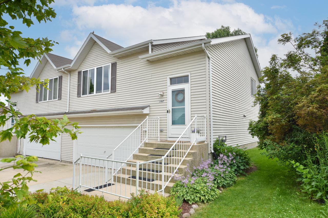 1467 W 2nd Ave, Port Washington, WI 53074