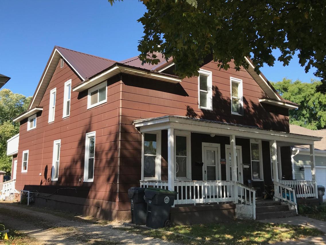 706 6th St #708, La Crosse, WI 54601