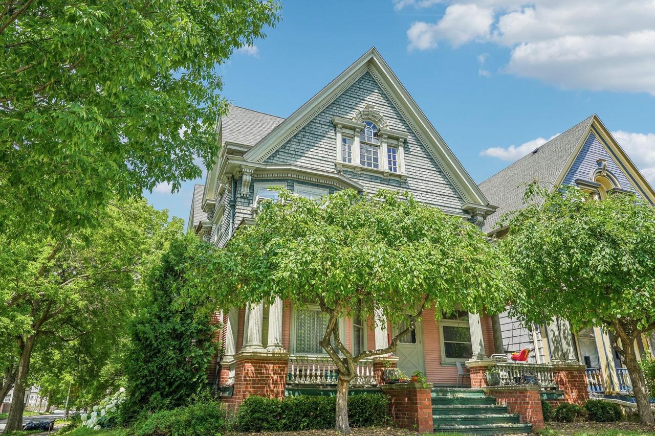2932 W Mckinley Blvd, Milwaukee, WI 53208
