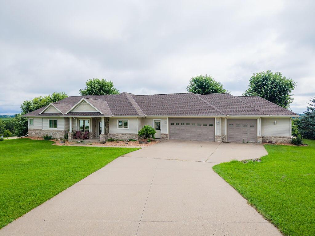 W3769 Highland Dr, Greenfield, WI 54601